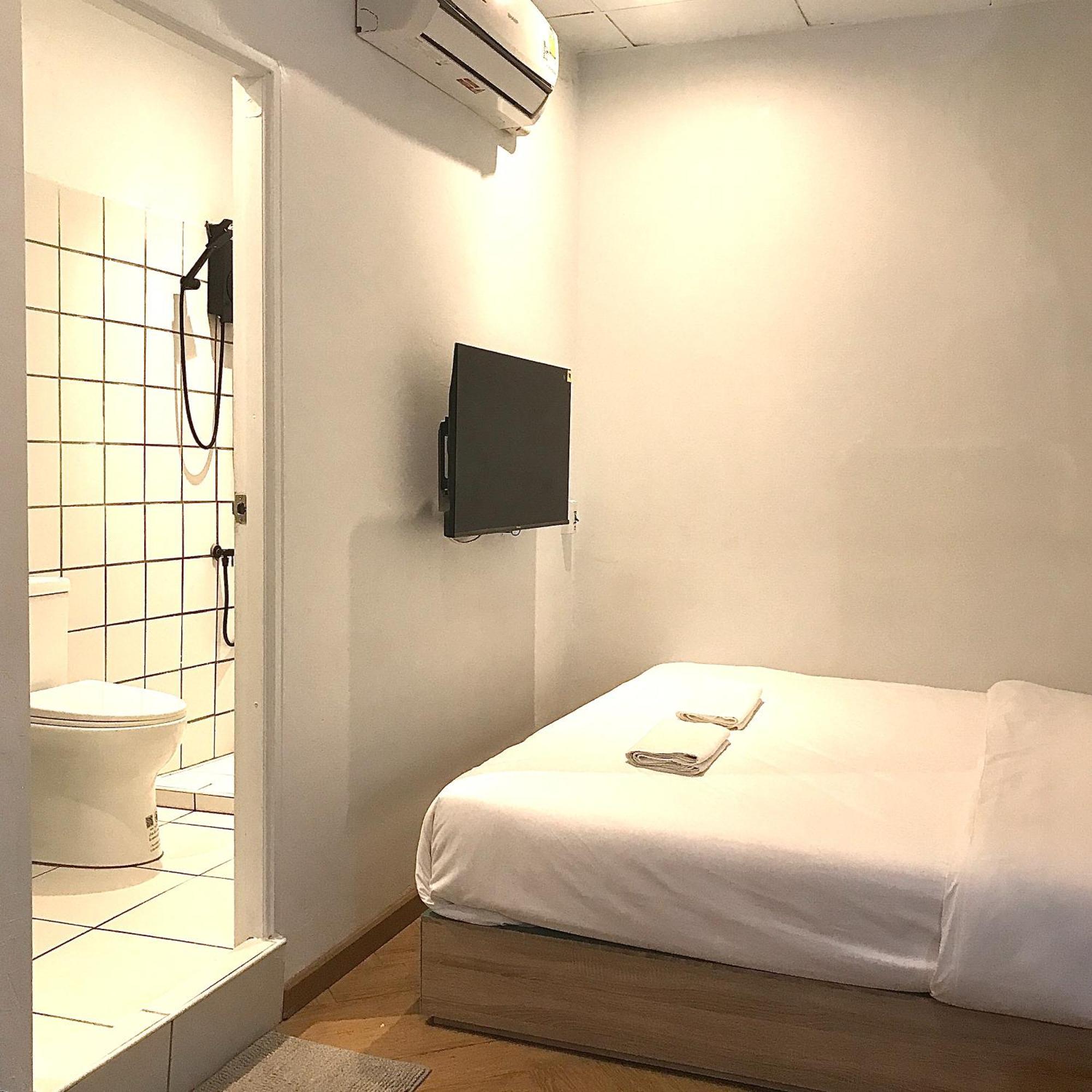 Beige Poshtels + Netflix Bangkok